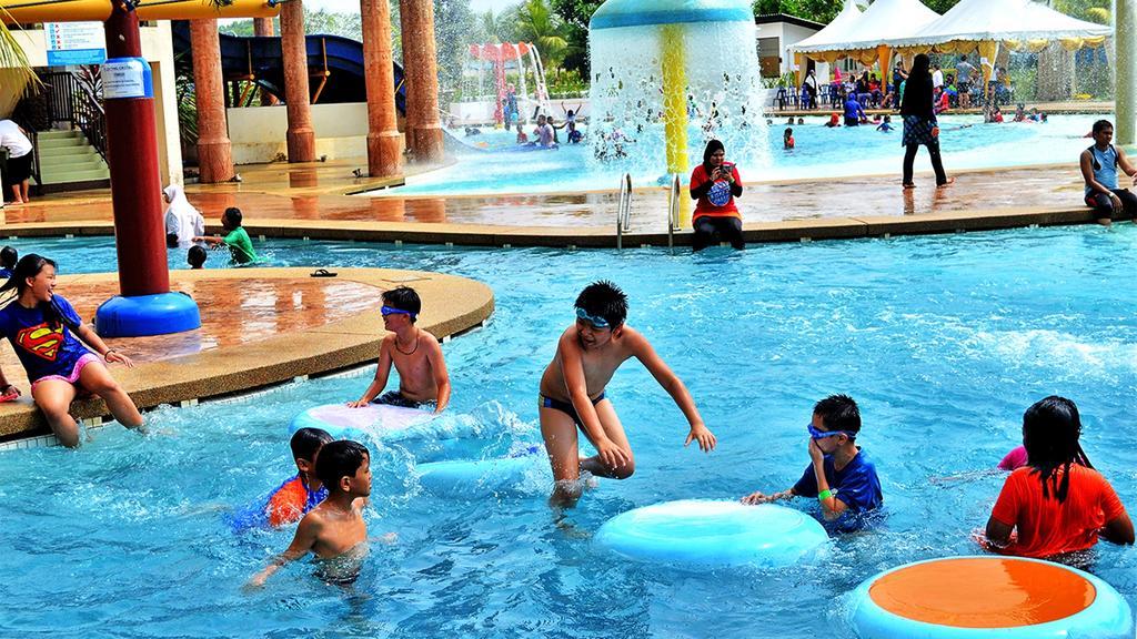 Malacca Bayou Lagoon Park Resort מראה חיצוני תמונה